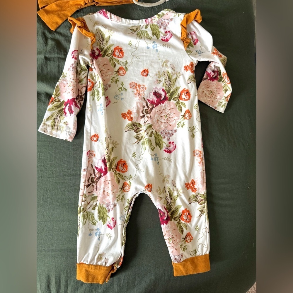🌼 Boutique Floral Ruffle Romper with 2 Bows – Size 6–9 Months - Picture 6 of 7